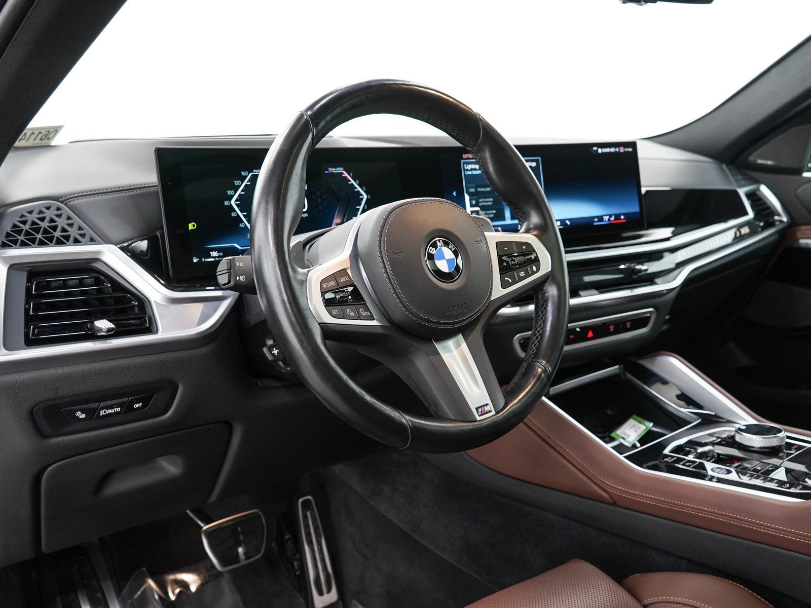 Used 2024  BMW xDrive40i Sports Activity Coupe image 26