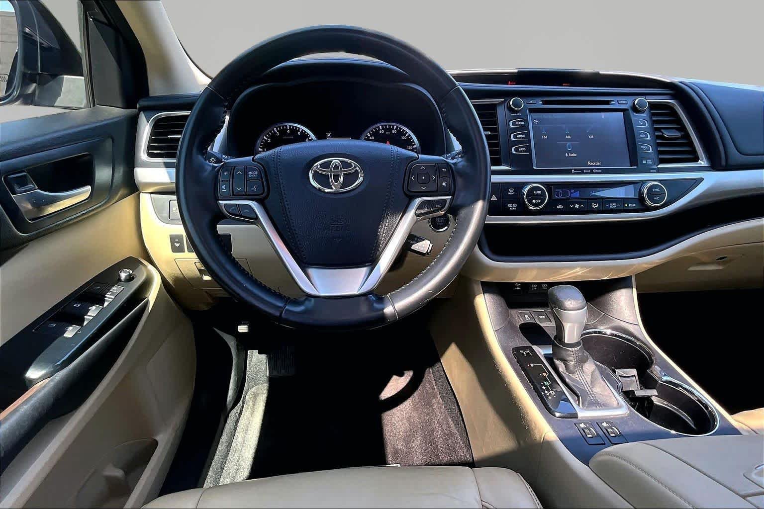 Used 2018 Predawn Gray Mica Toyota XLE image 6