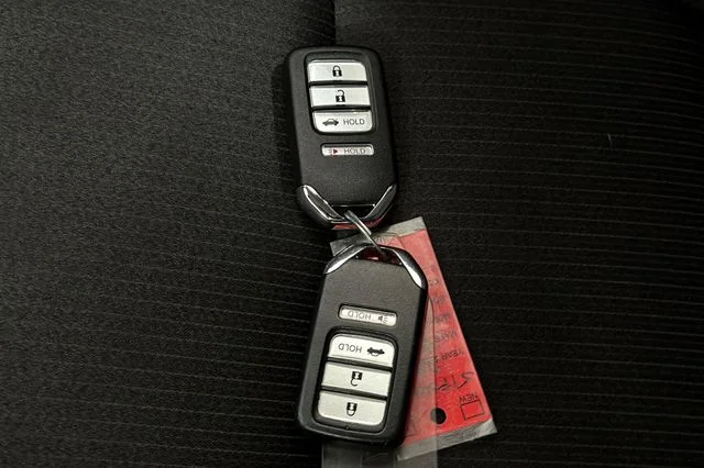 Used 2020 Modern Steel Metallic Honda LX image 5