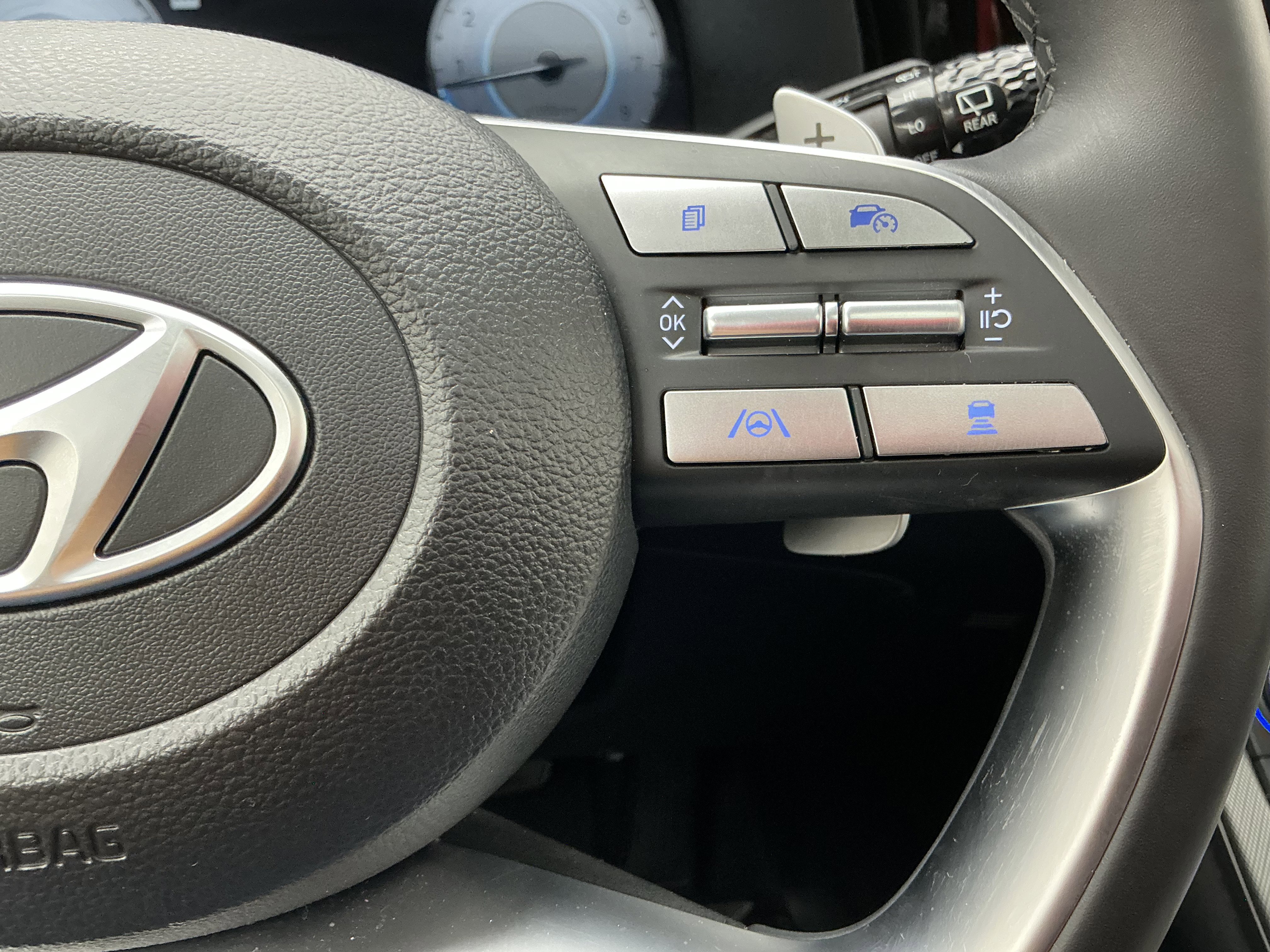 Used 2023 Hyper White Hyundai SEL image 10