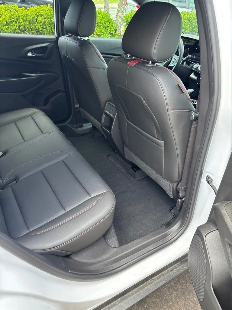 Used 2025 White Chevrolet 2RS image 26