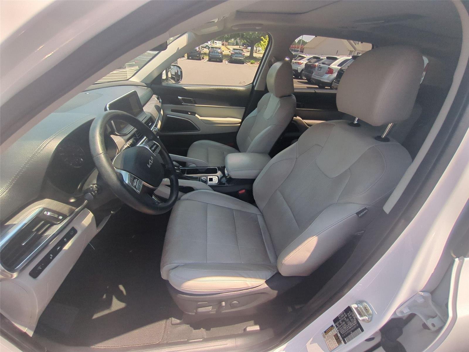 Used 2022 Glacial White Pearl Kia SX image 18
