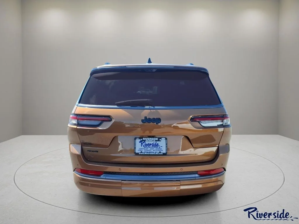 New 2026 Copper Shino Metallic Clear-Coat Exterior Paint Jeep Limited image 2