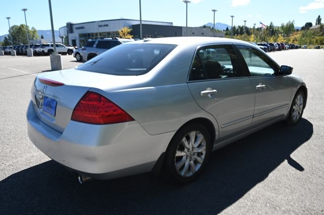 Used 2007 Silver Honda EX-L image 13