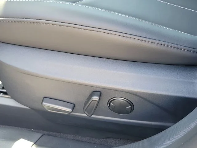 New 2026 Glacier Gray Metallic Tri-coat Ford Select image 18