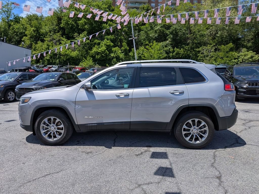 Used 2021 Silver Jeep Latitude Lux image 11