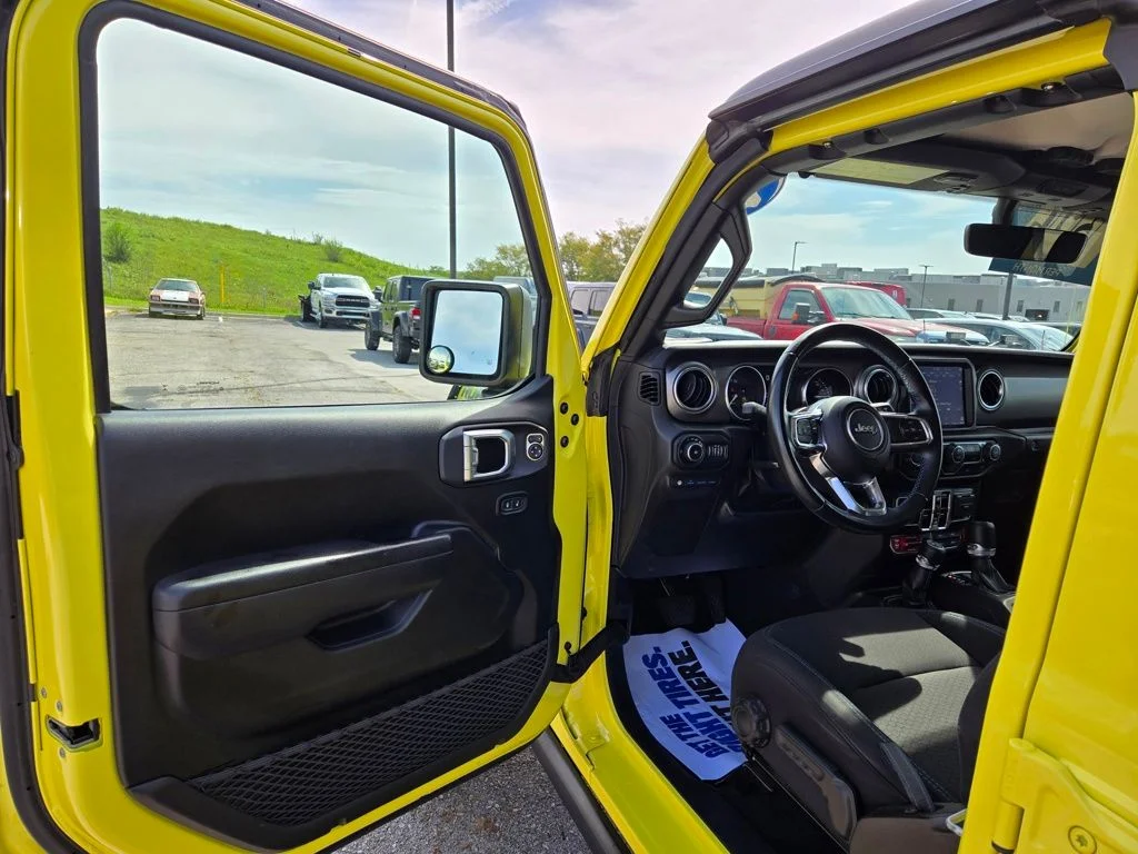 Used 2022 Yellow Jeep Unlimited Rubicon 4xe image 12