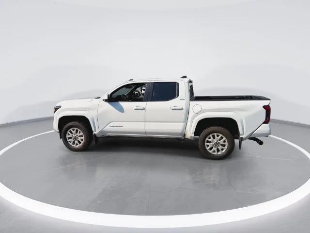Used 2025 White Toyota SR5 image 6