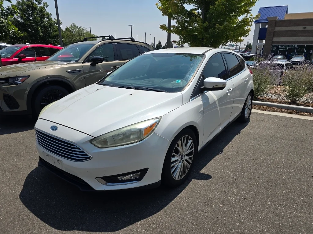 Used 2015 White Platinum Metallic Tri-Coat Ford Titanium image 1