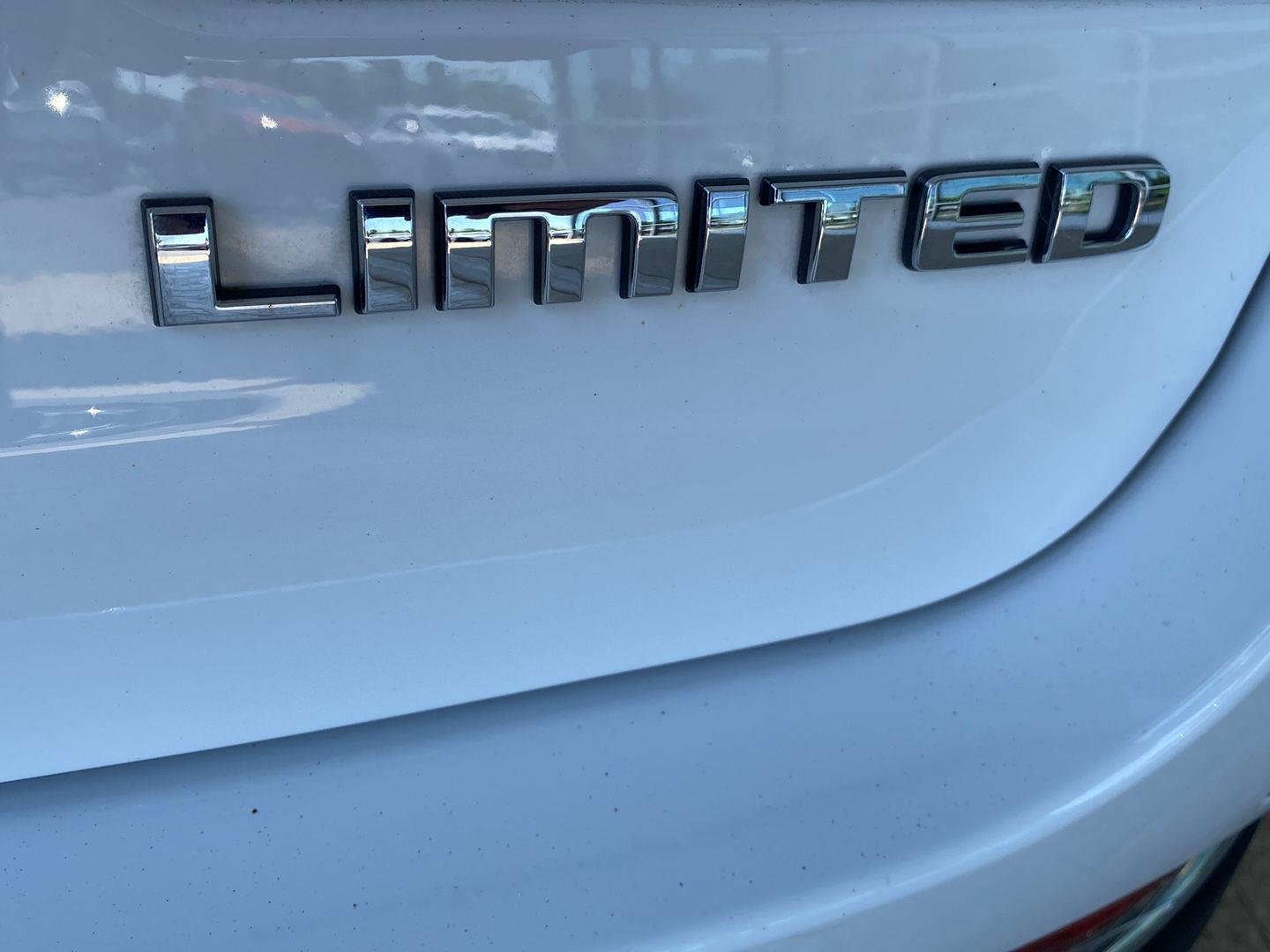 Used 2023 Bright White Clearcoat Jeep Limited image 10