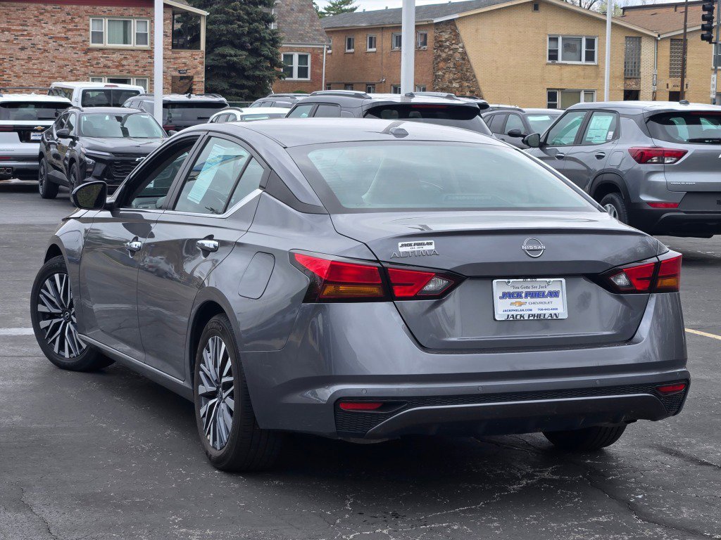 2025 Nissan Altima SV - Photo 13