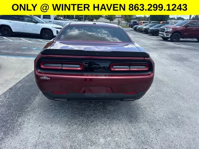 Used 2022 Red Dodge SXT image 3
