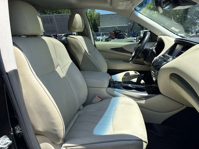 Used 2019 Black INFINITI LUXE image 16