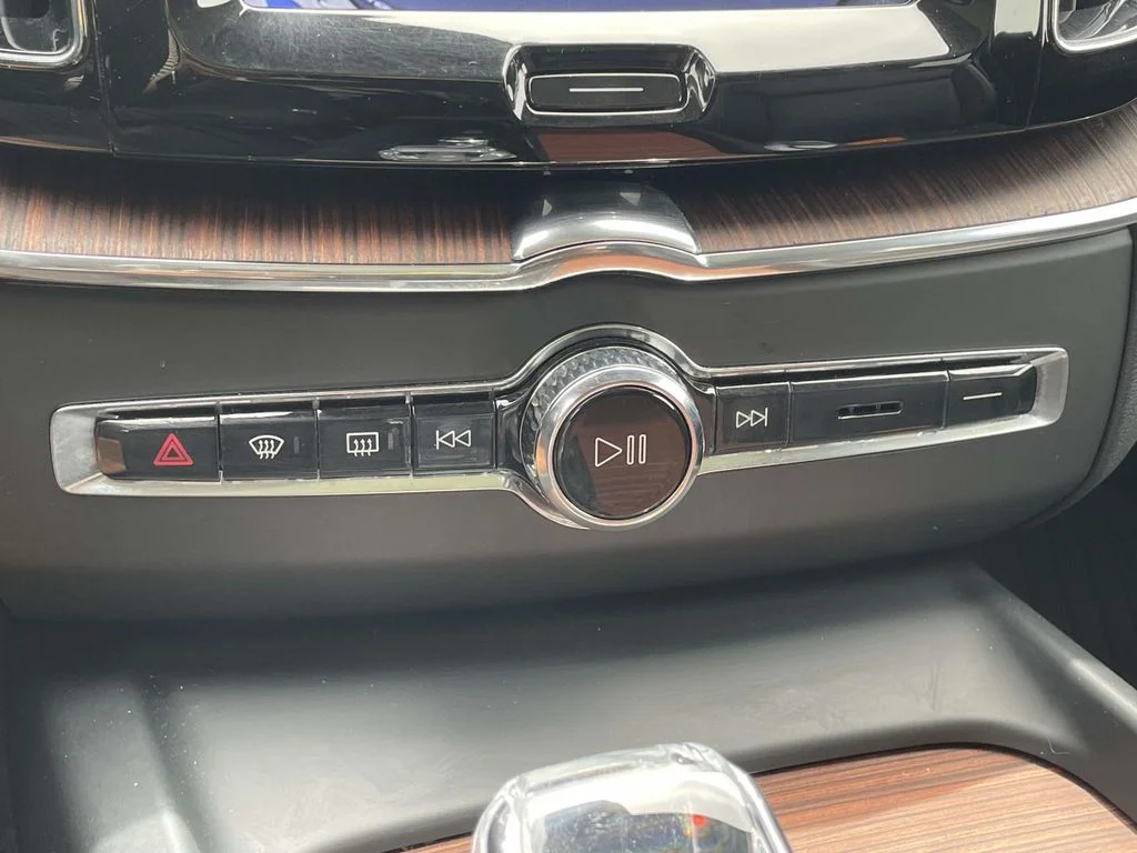Certified Used 2023 Onyx Black Volvo Ultimate image 19