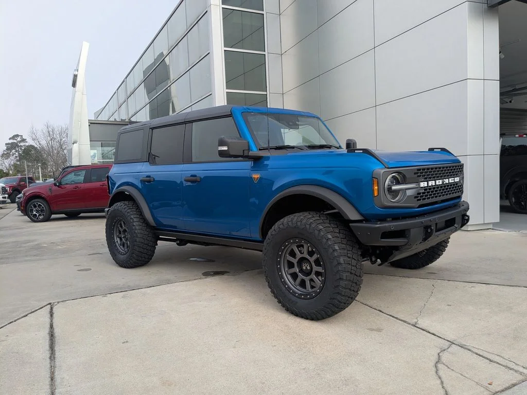 New 2025 Velocity Blue Metallic Ford Badlands image 2