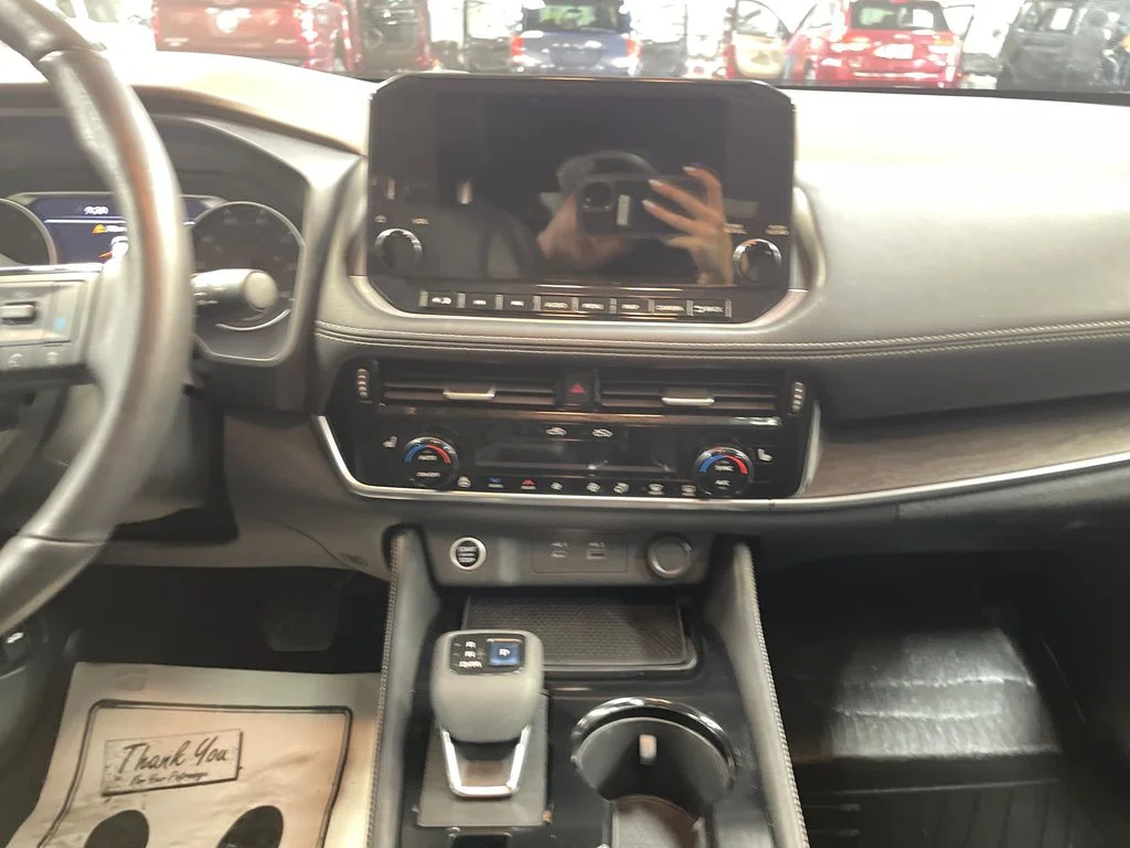 Used 2021 Black Nissan SL image 22