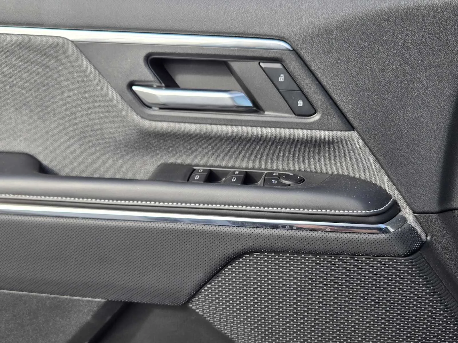 2026 GMC Sierra EV Elevation - Photo 15
