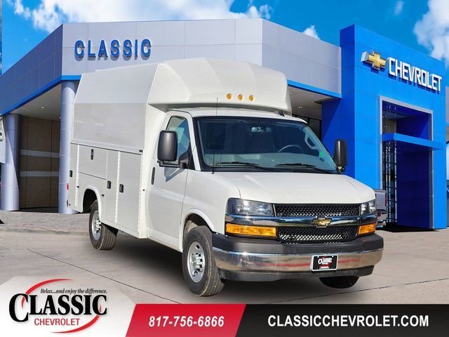 New 2025 Chevrolet Express Cutaway 3500 1WT