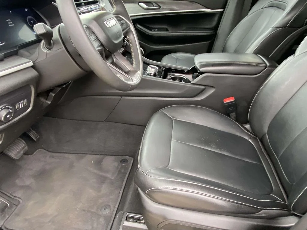Used 2023 Gray Jeep Limited image 17