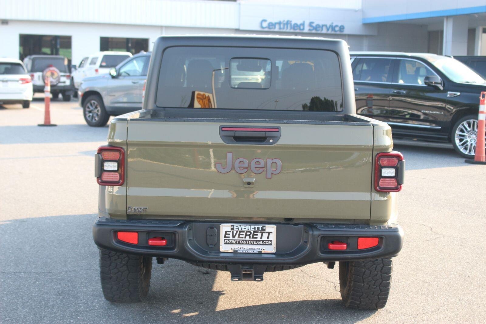 Used 2025 Green Jeep Rubicon image 6
