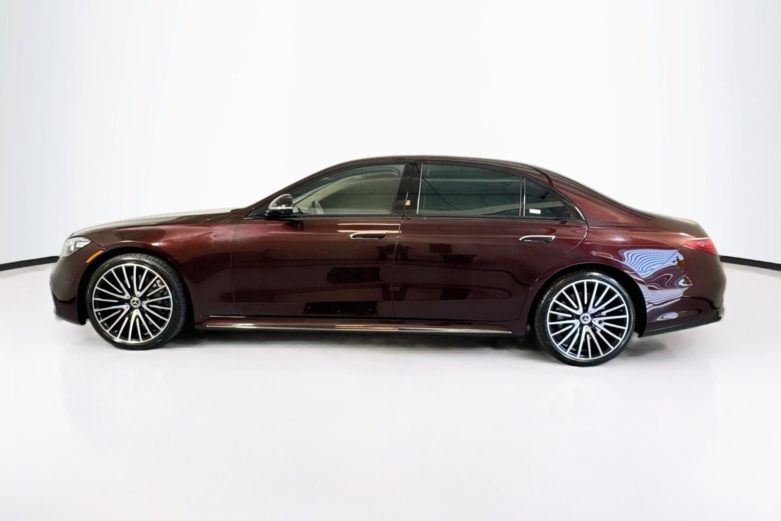 Certified Used 2023 Rubellite Red Mercedes-Benz S 580 image 8