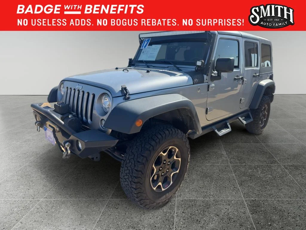 Used 2017 Billet Silver Metallic Clearcoat Jeep Sport image 4