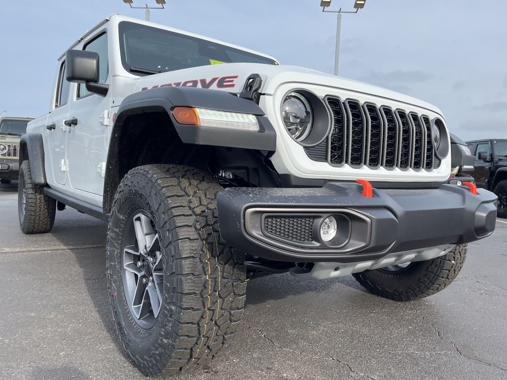 New 2026 Bright White Clear-Coat Exterior Paint Jeep Mojave image 49
