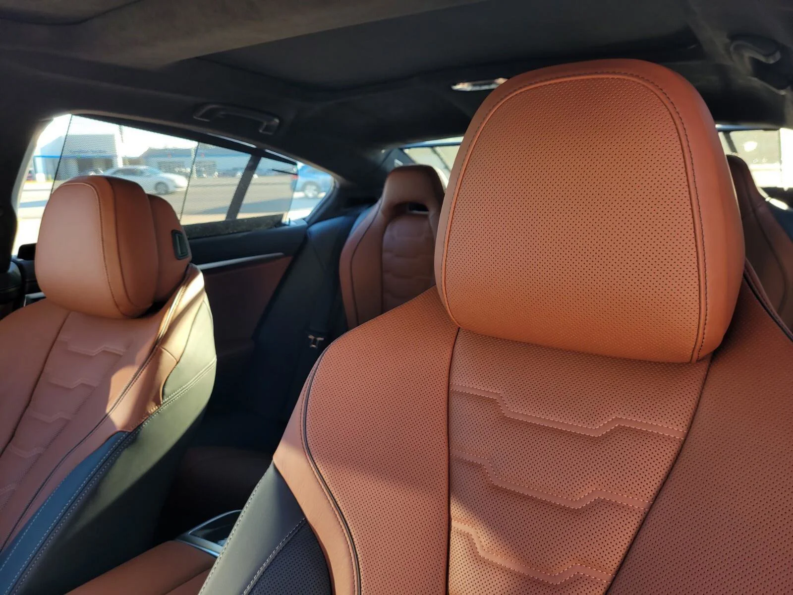 2026 BMW 8 Series M850i - Photo 27