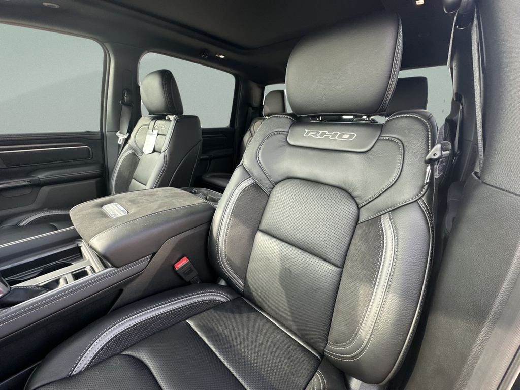 New 2026 Diamond Black Crystal Pearl-Coat Exterior Paint RAM RHO image 24
