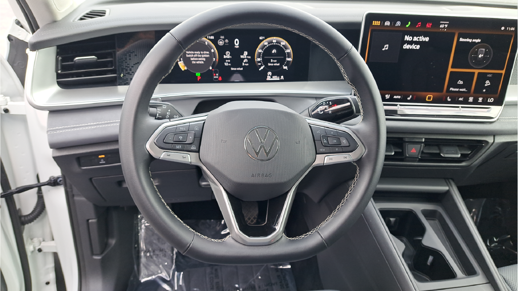 Used 2026 White Volkswagen SE image 18