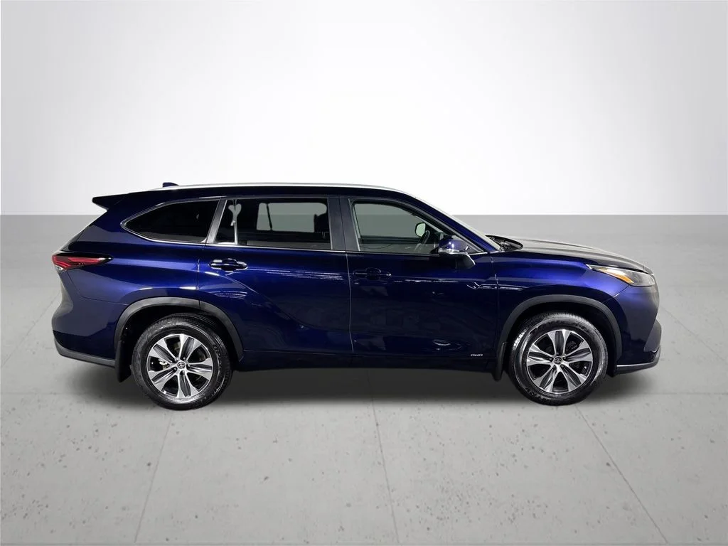Used 2024 Blue Toyota XLE image 5