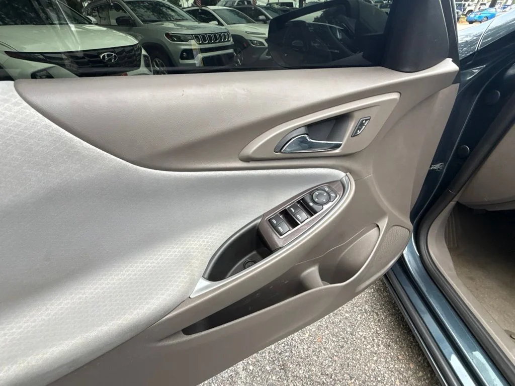 Used 2020 Gray Chevrolet LT image 13