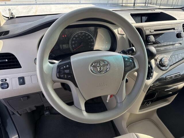 Used 2014 Cypress Pearl Toyota LE image 35