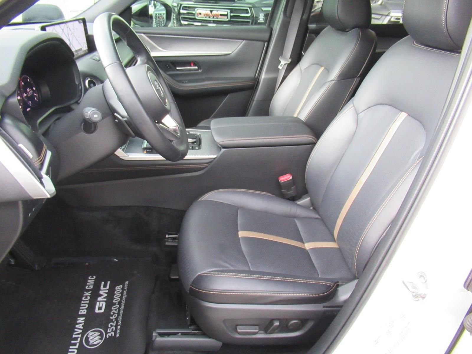 Used 2025 White Mazda 3.3 Turbo Premium Plus image 15