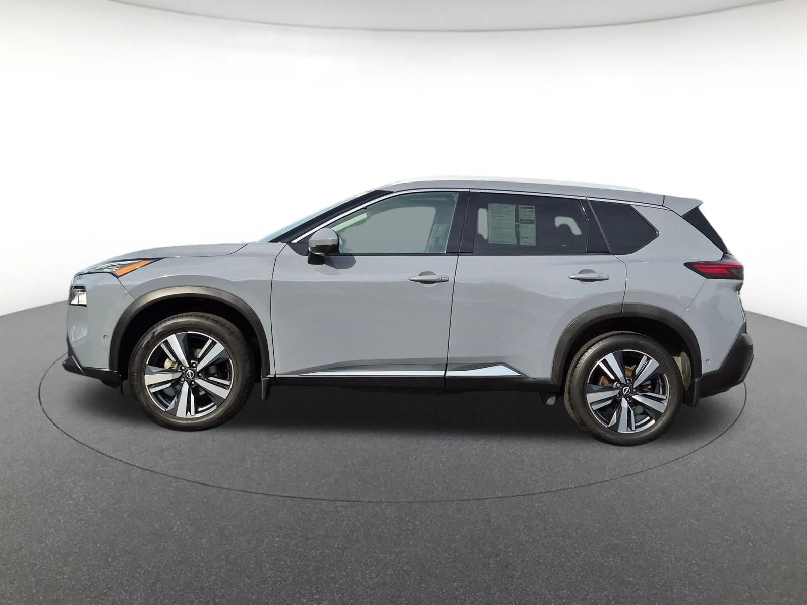 Used 2022 Boulder Gray Pearl Nissan SL image 8