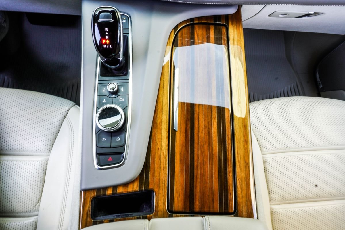 Used 2024 White Cadillac Sport Platinum image 18
