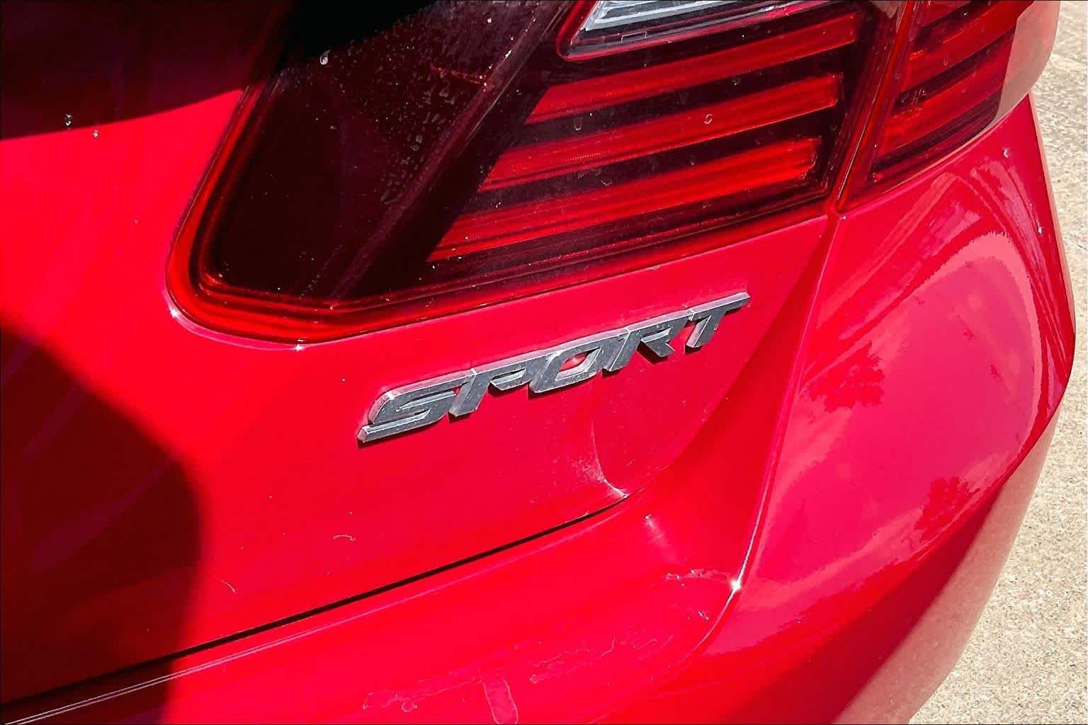 Used 2016 Basque Red Pearl II Honda Sport image 10