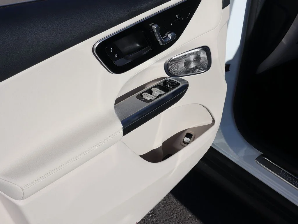 Certified Used 2026 Polar White Mercedes-Benz GLC 300 image 23