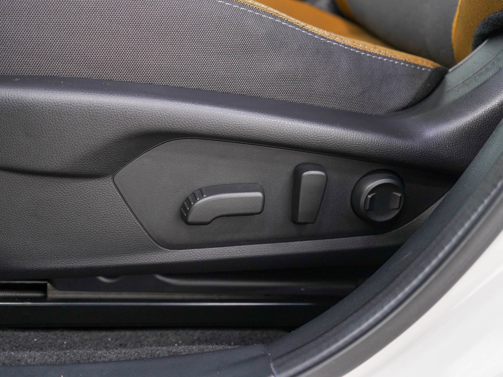 Used 2025 Crystal White Pearl Subaru Sport image 27