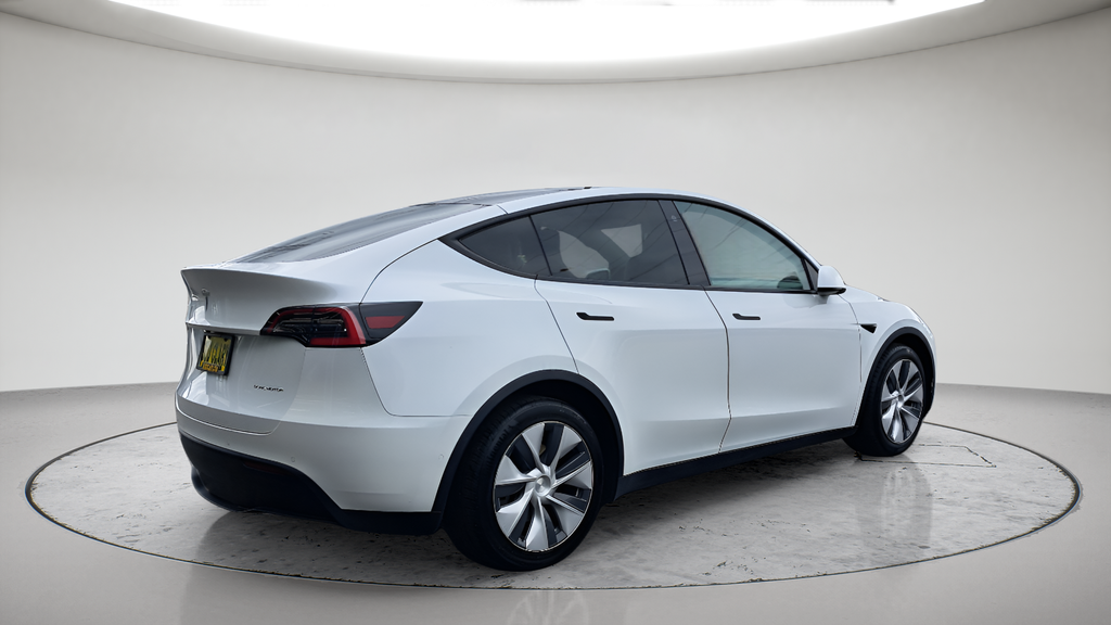 Used 2021  Tesla Long Range image 5