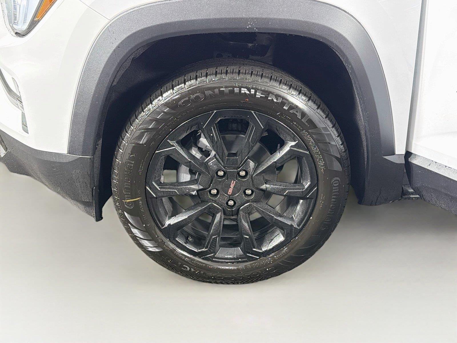 New 2027 Summit White GMC Elevation image 34