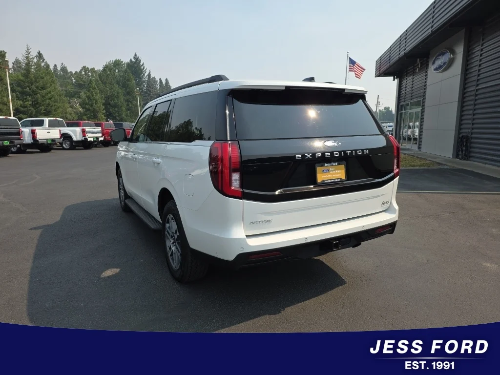 Certified Used 2025 Star White Metallic Tri-Coat Ford Active image 20