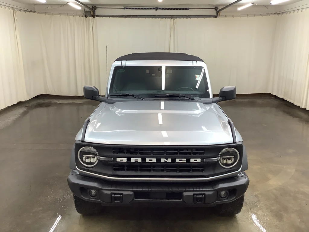 Used 2023 Iconic Silver Metallic Ford Black Diamond image 3