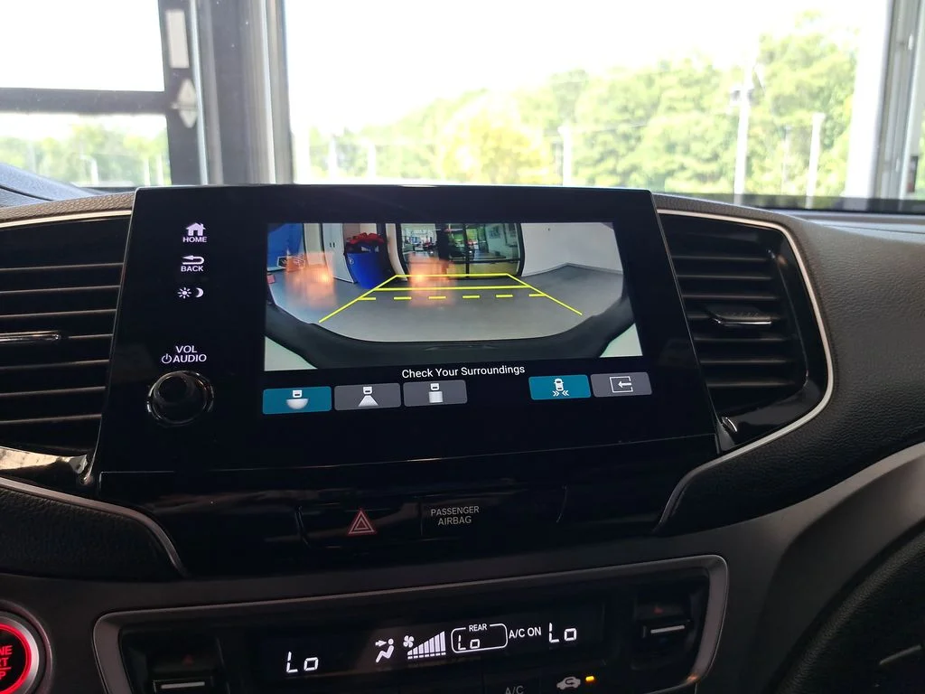 Used 2023 Beige Honda EX-L image 26