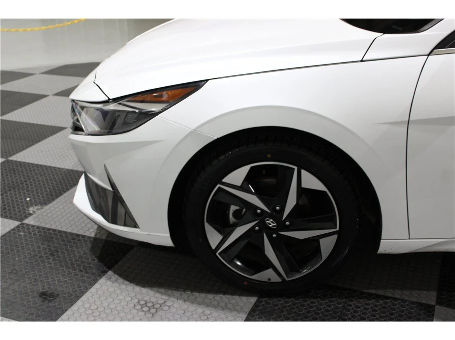 Used 2021 Quartz White Hyundai SEL image 9