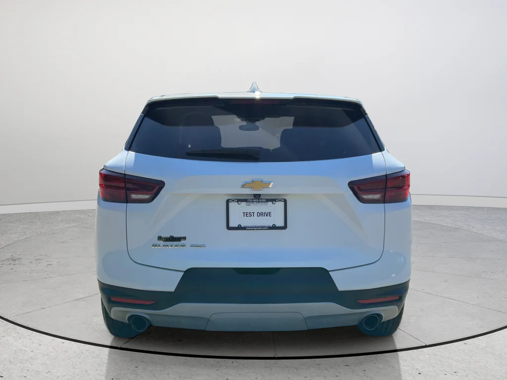 Used 2025 White Chevrolet LT image 8
