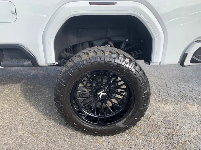 Used 2026 White GMC AT4 image 39