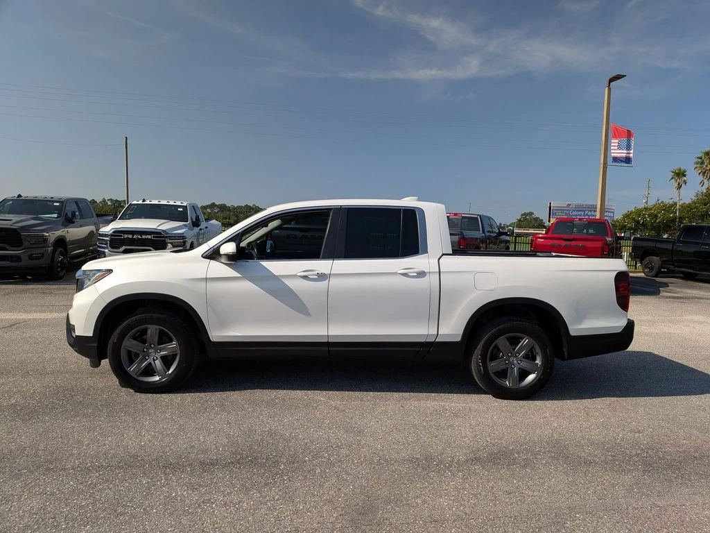 Used 2023 White Honda RTL image 2