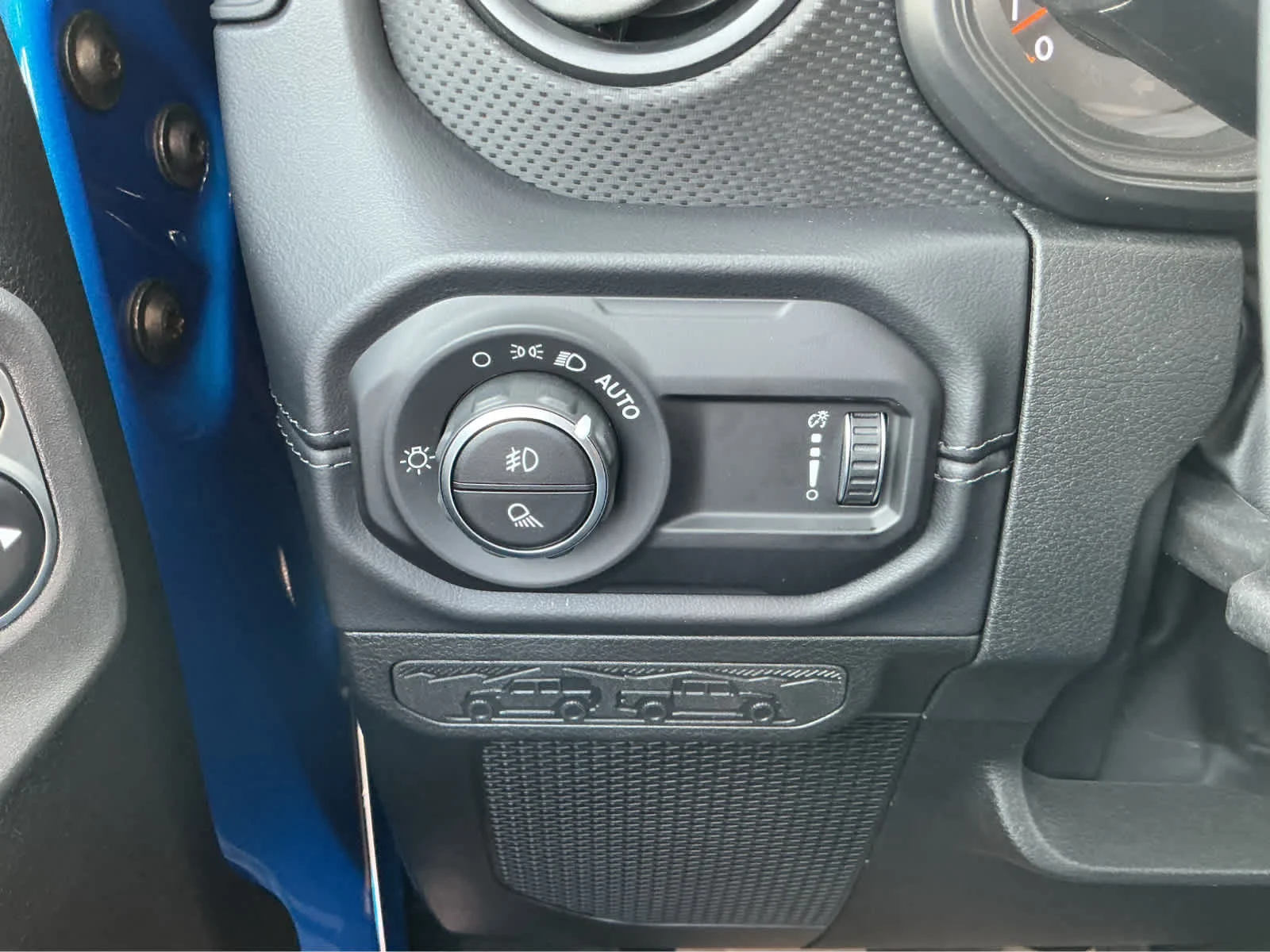 Used 2025 Hydro Blue Pearlcoat Jeep Mojave image 26