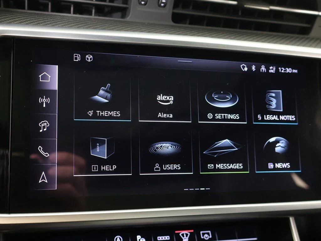 Used 2025 Mythos Black Metallic Audi 4.0T image 52